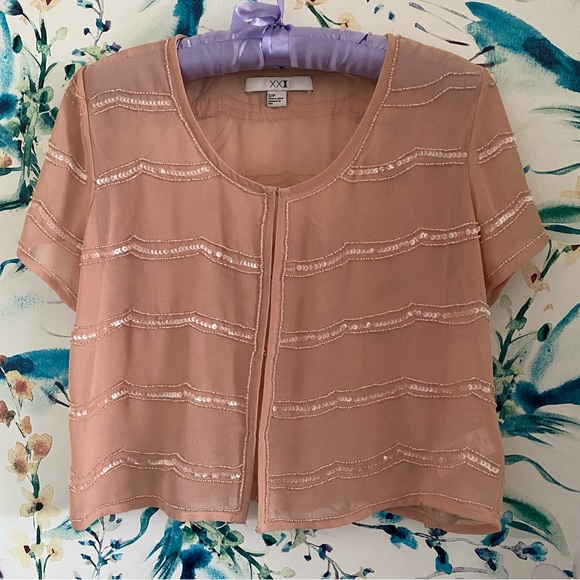 ✨SOLD✨ soft pink beaded top - Picture 1 of 6